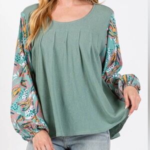 🟠NWT! SAGE + FIG Oversized Pintuck Round Neck Printed Bubble Sleeve Top Sage LG